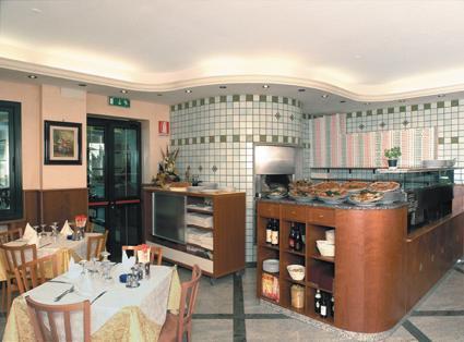 Hotel Kristall Loiano Екстер'єр фото